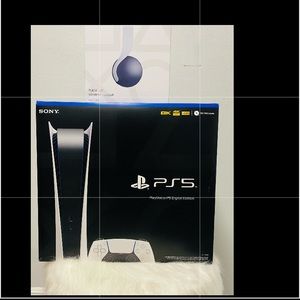 PlayStation 5 w/ headset “Digital